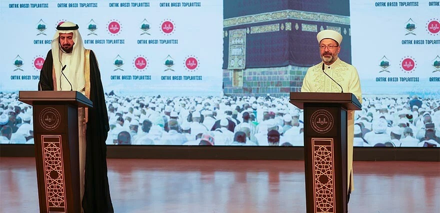 Umre için 'elektronik vize' dönemi başlıyor! Artık 5 dakika bile sürmeyecek...