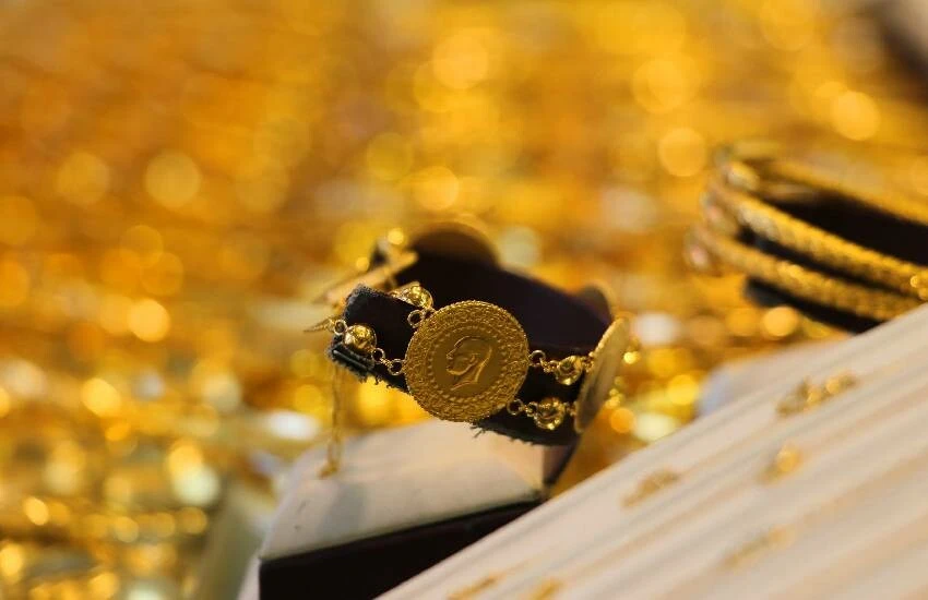 Canlı altın fiyatları ne durumda? 17 Ekim Salı gram altın ne kadar? Çeyrek, yarım, tam ve Cumhuriyet altını kaç lira? İşte Kapalıçarşı altın piyasası fiyatları…