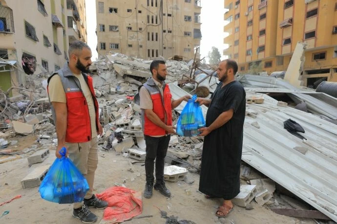 Sadakataşı Gazze’ye acil yardım ulaştırdı