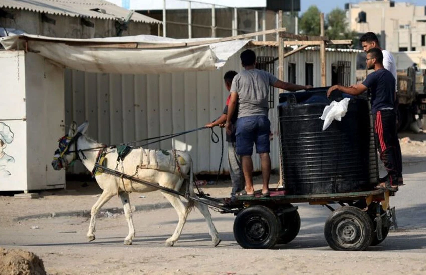 İsrail bombardımanı altındaki Gazze'de su krizi! Kirli ve deniz suyu içiyorlar 