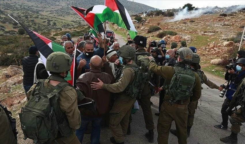 İsrail askerleri Batı Şeria'da gece boyu baskın düzenledi: 4 Filistinli öldü