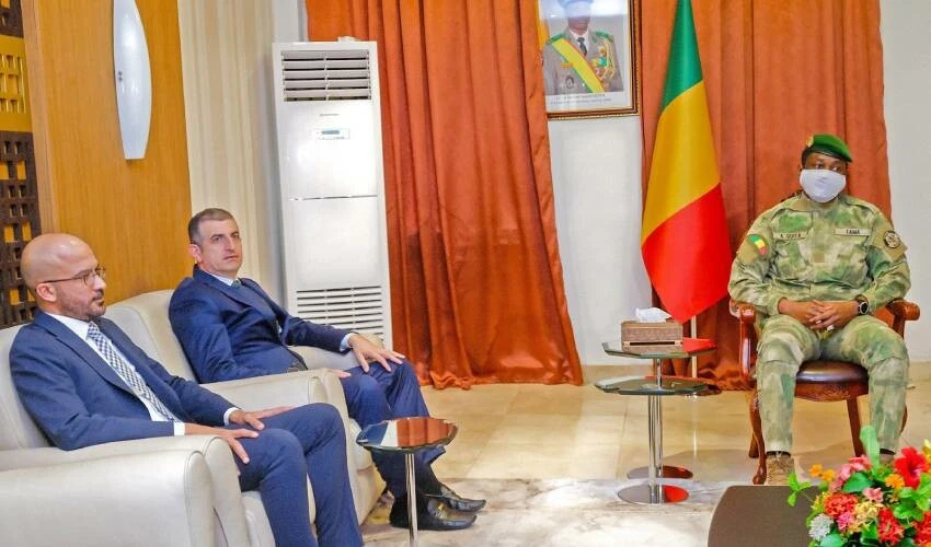 Mali Selçuk Bayraktar ve Haluk Bayraktar'ı 'Ulusal Nişan' ile ödüllendirdi