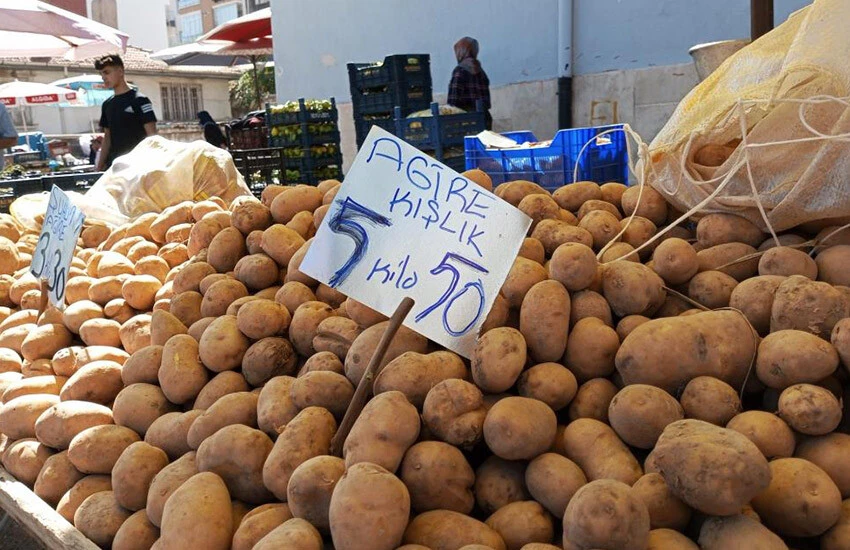 Fiyatlar 5-10 TL’ye düşünce kapış kapış gitti! Pazarda en çok satılan ürünler belli oldu