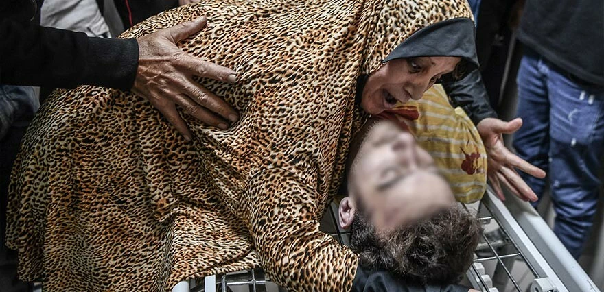 Sözün bittiği yer... Evladını kaybeden Filistinli annenin vedası yürekleri yaktı!