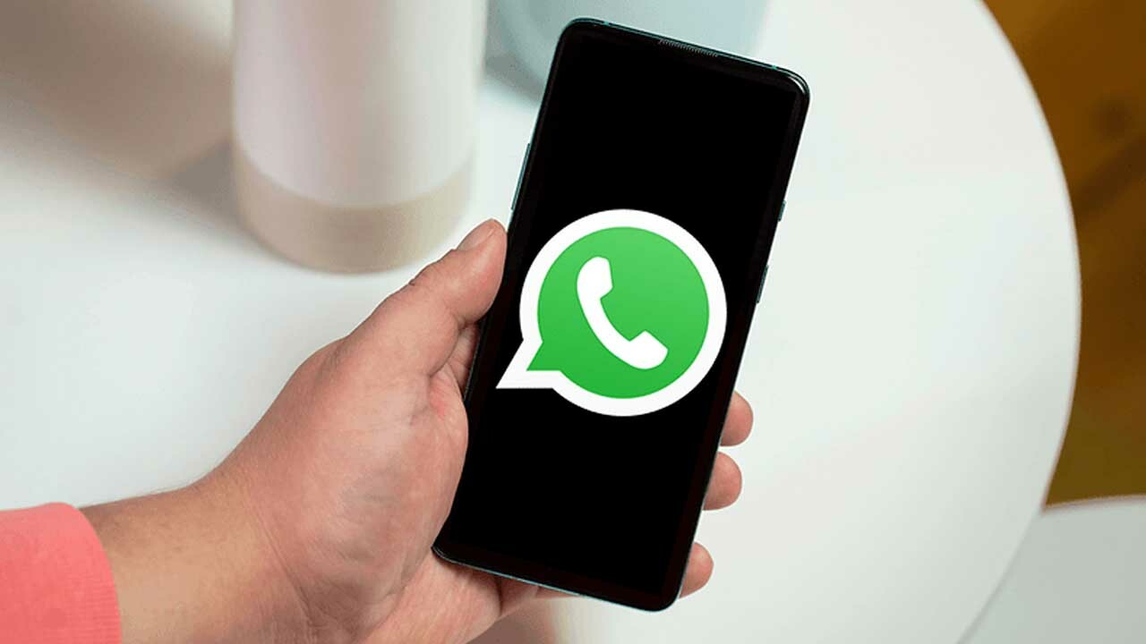 Şifresiz girişin ardından WhatsApp’a sürpriz bir yenilik daha geldi: Dinledikten sonra kendi kendine silinecek!