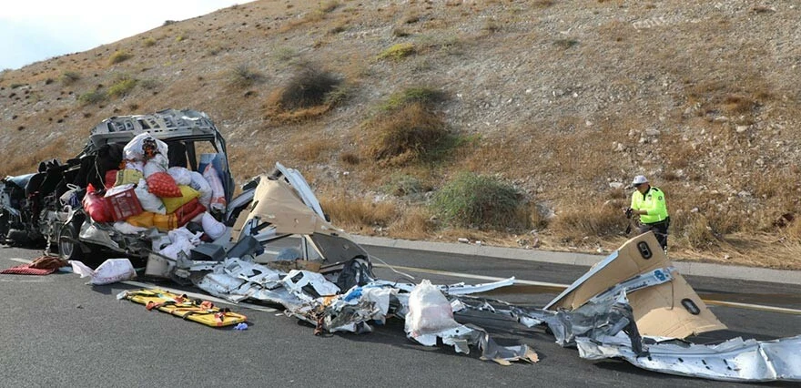 Son dakika! TAG Otoyolu'nda katliam gibi kaza: Çok sayıda ölü ve yaralı var