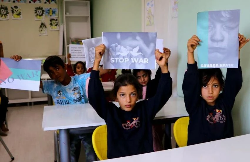 Suriyeli çocuklardan ateşkes çağrısı: "Orada kardeşlerimiz ölüyor"