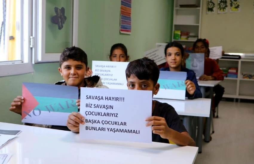 Suriyeli çocuklardan ateşkes çağrısı: "Orada kardeşlerimiz ölüyor"