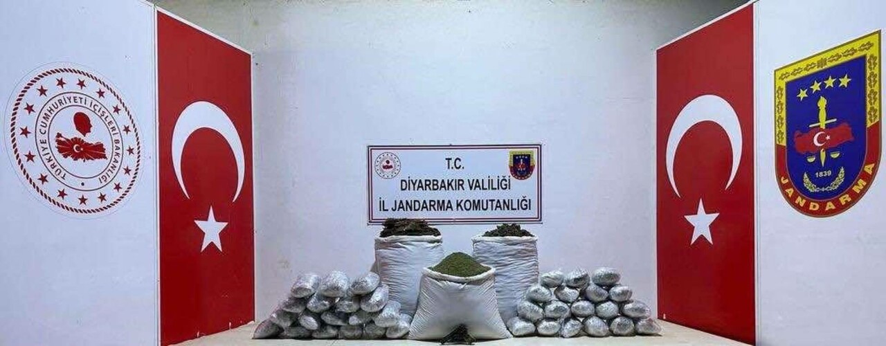 Zehir tacirlerine göz açtırılmıyor: Diyarbakır&#039;da 285 kilogram esrar yakalandı