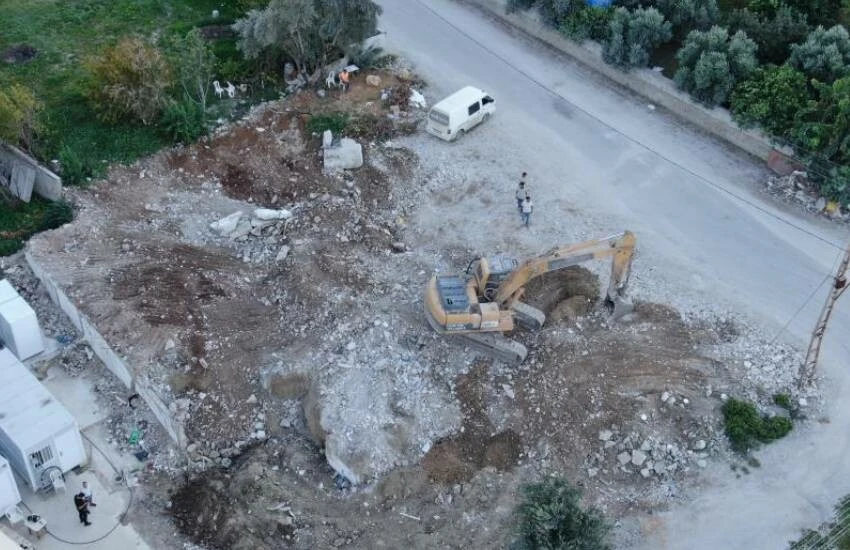 Valilik gereğini yaptı! Mağdur depremzedeye 400 bin lira değerinde yardım eli