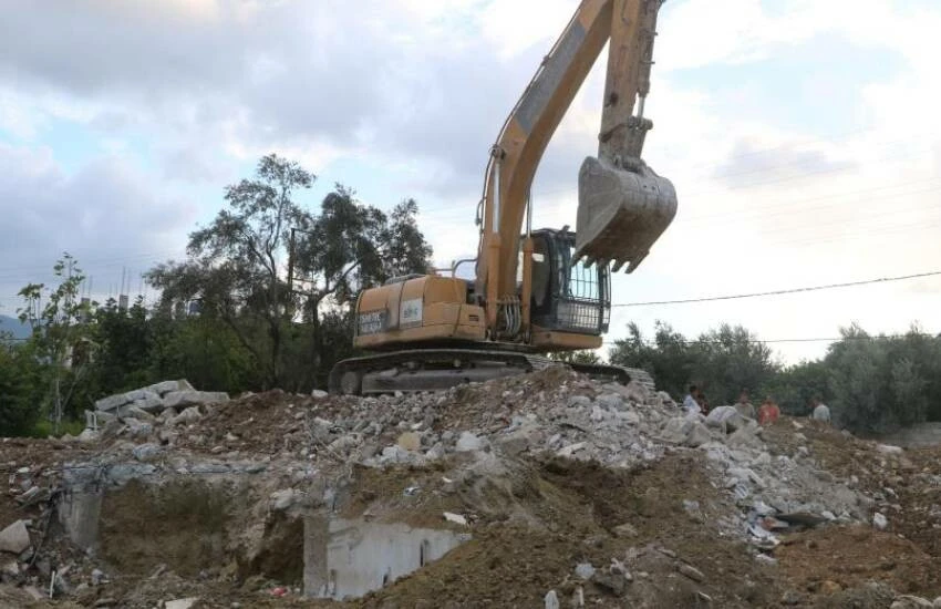 Valilik gereğini yaptı! Mağdur depremzedeye 400 bin lira değerinde yardım eli