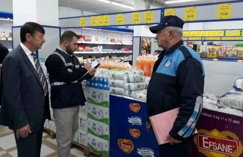 Kars'ta denetim tufanı! Valilik ekipleri zincir marketler için sahaya indi