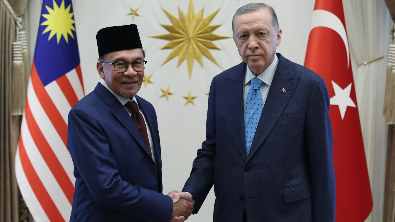 Cumhurbaşkanı Erdoğan Malezya Başbakanı İbrahim&#039;i kabul etti
