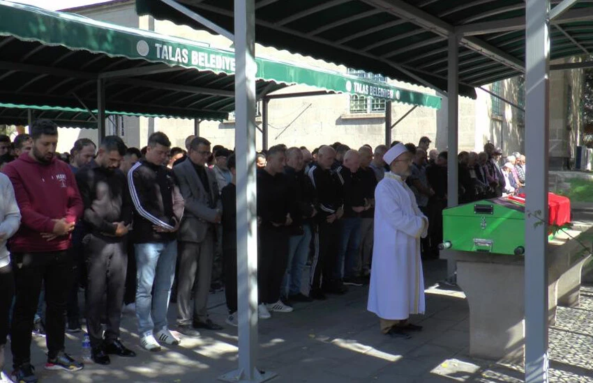 Milli kick bokscu Buket Kaya trafik kazasında hayatını kaybetti