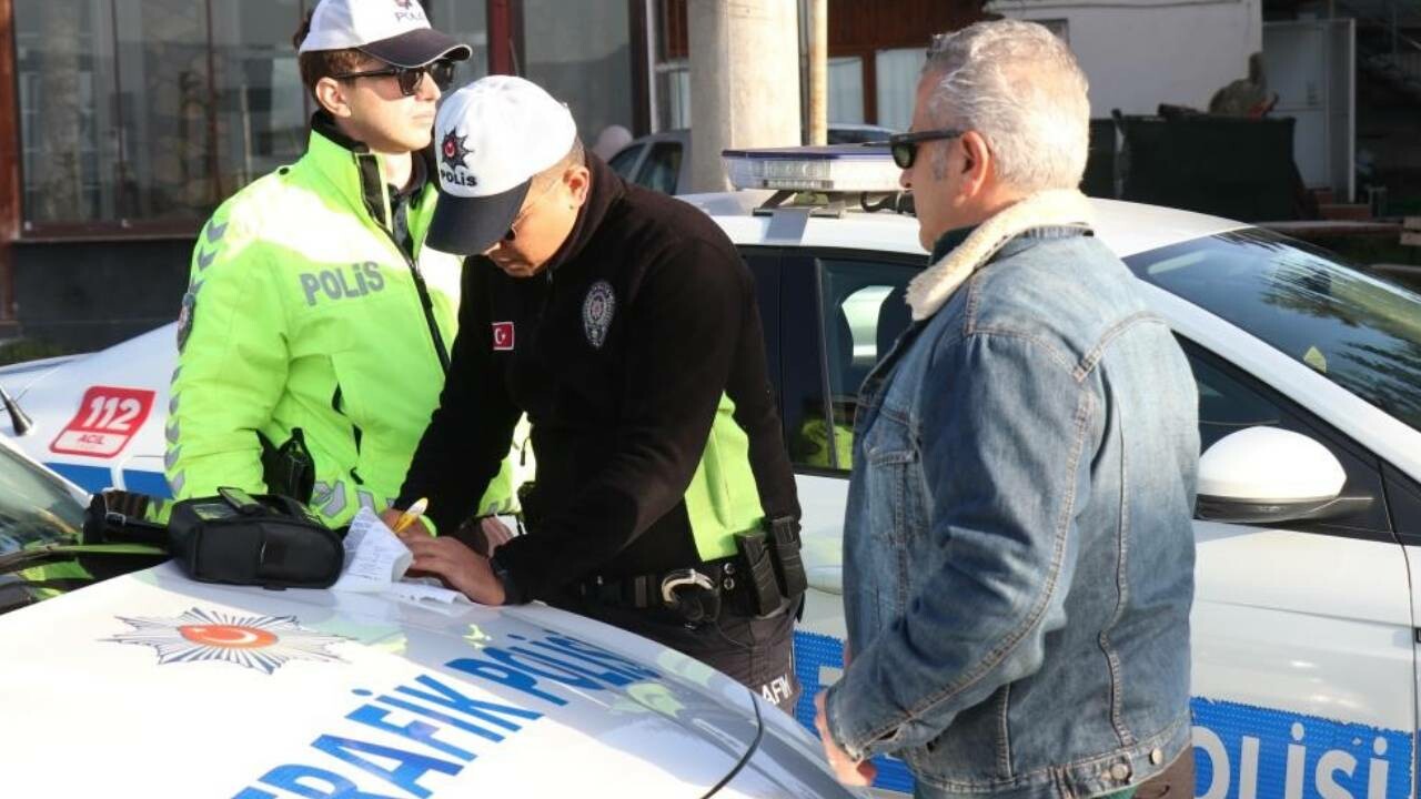 Erzurum&#039;da ceza yağmuru! Trafik ekipleri taviz vermedi