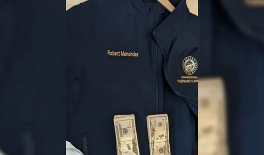 ABD'li Senatör Menendez 'yabancı devlet için ajanlık' suçlamasını reddetti