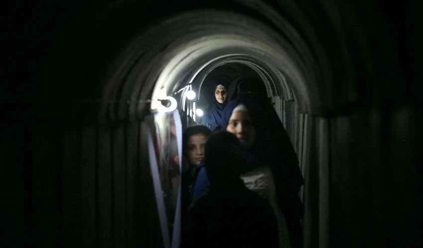 Hamas'ın esirleri tünellerde tuttuğu iddiası serbest bırakılan İsrailli kadının sözleriyle doğrulandı