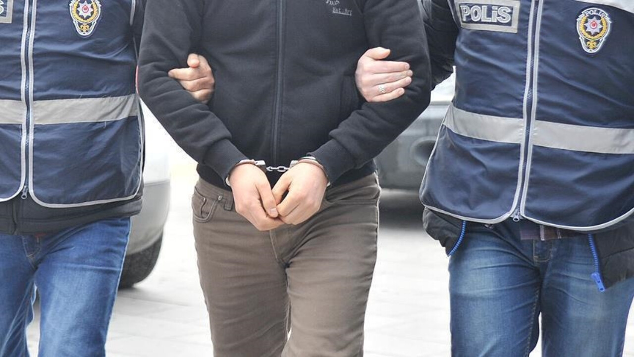 Adana&#039;da uyuşturucu satarken yakalandı: 12 yıl 6 ay hapis cezası aldı