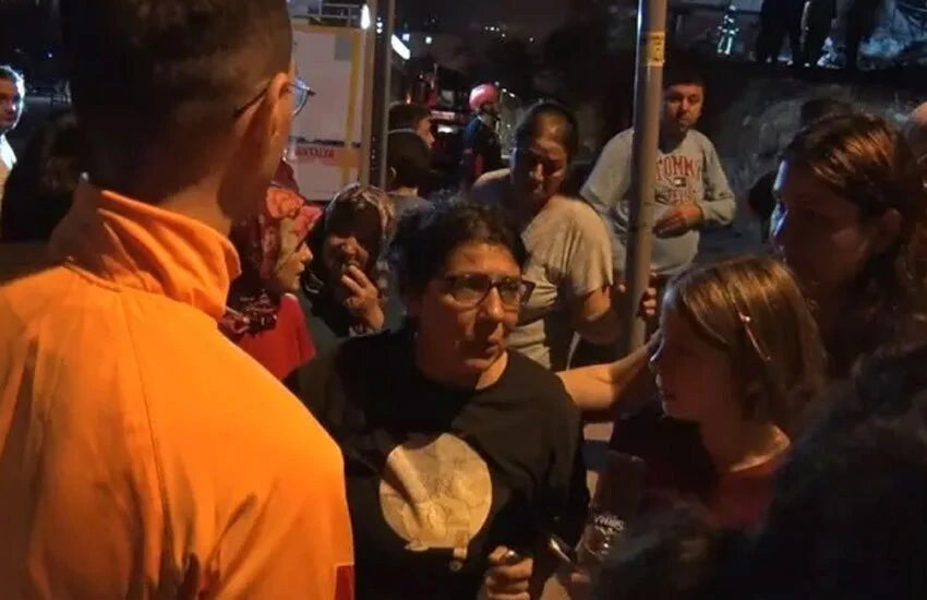 Antalya'da müstakil ev yangına teslim oldu: Patlama sesleri mahalleyi sokağa döktü