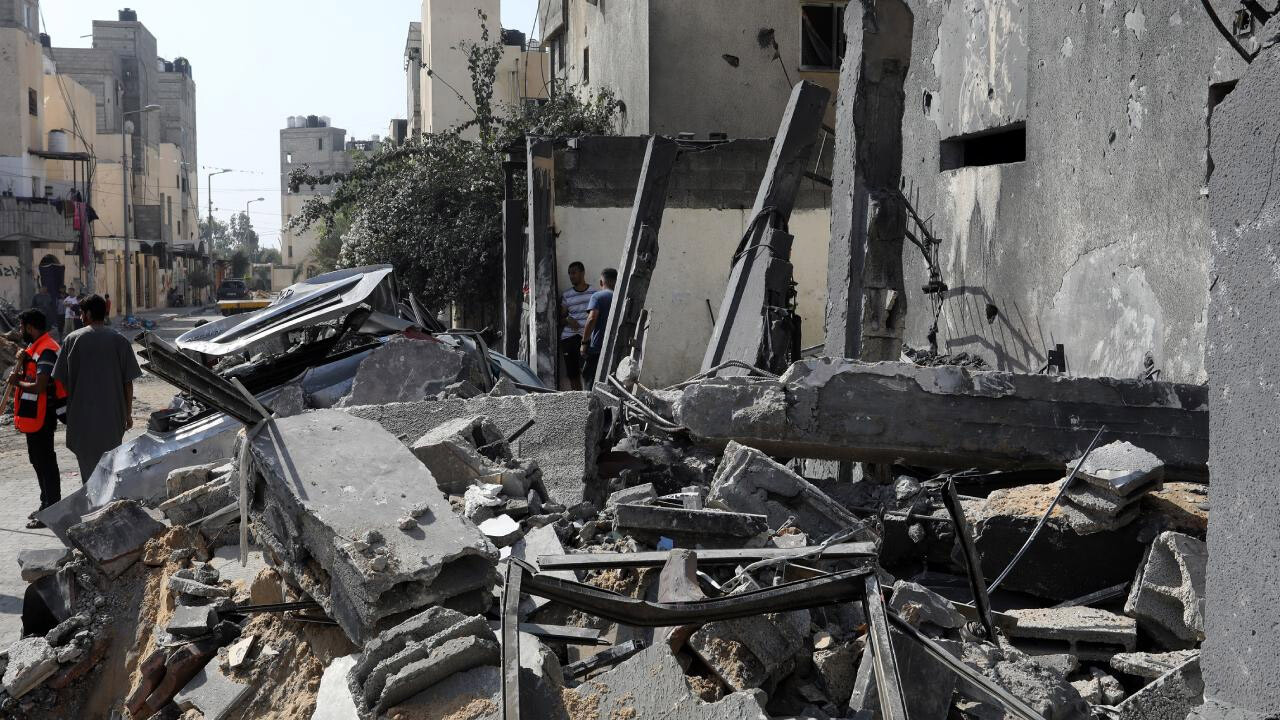 İsrail zulmü sürüyor! Gazze&#039;de 2 ev daha bombalandı