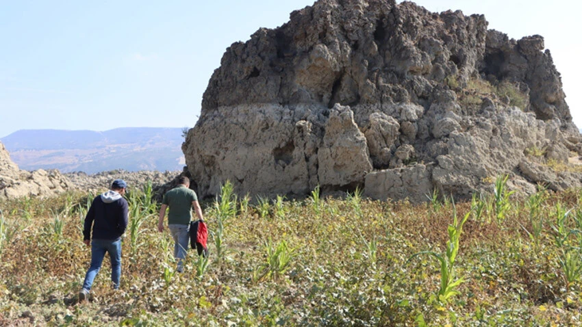 Baraj suları çekildi, lav kalıntıları ortaya çıktı
