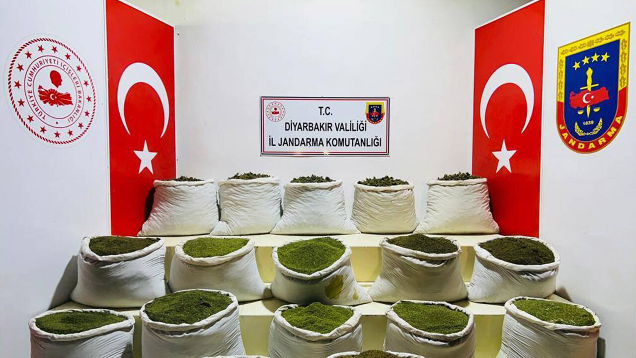 Diyarbakır&#039;da narkoterör operasyonu: 1 ton 354 kilogram esrar ele geçirildi