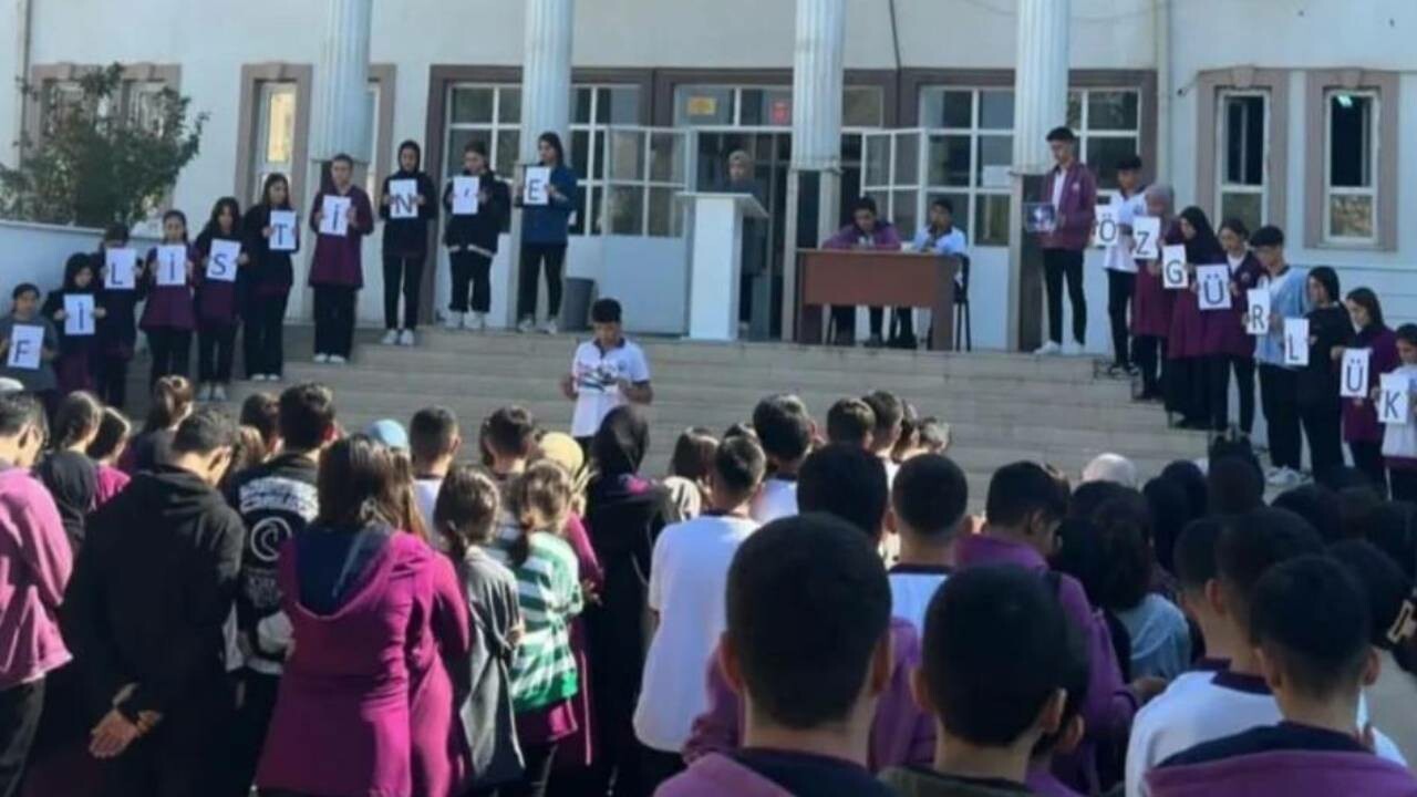 İmam hatip lisesi öğrencilerinden Filistin'e destek: "Sözün bittiği yerdeyiz"