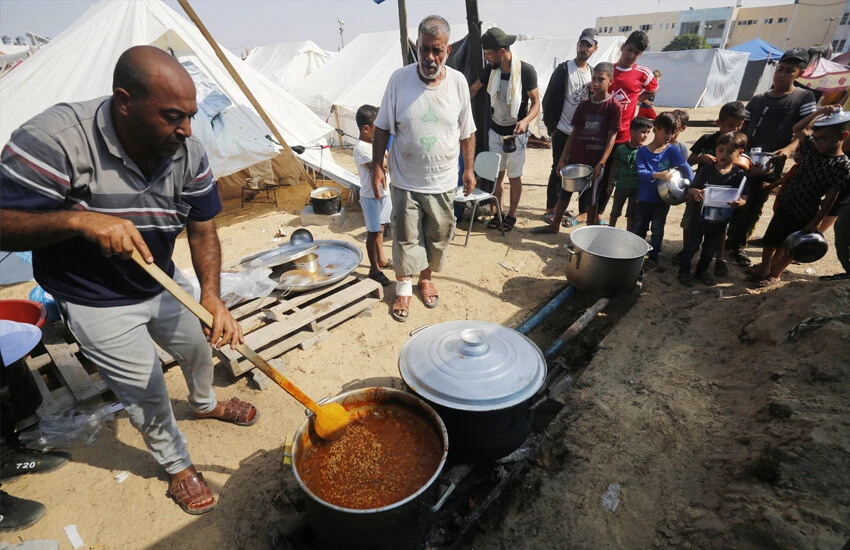İsrail şiddetinden kaçan Filistinliler hayatta kalmaya çalışıyor! Kamplara sıkıştılar