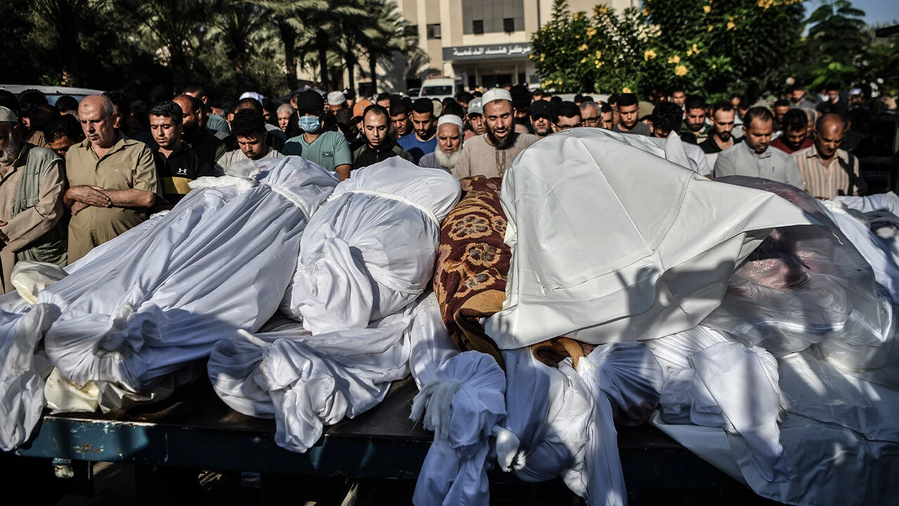 Filistin acı tabloyu paylaştı! Kanlı saldırılarda aile dramı...