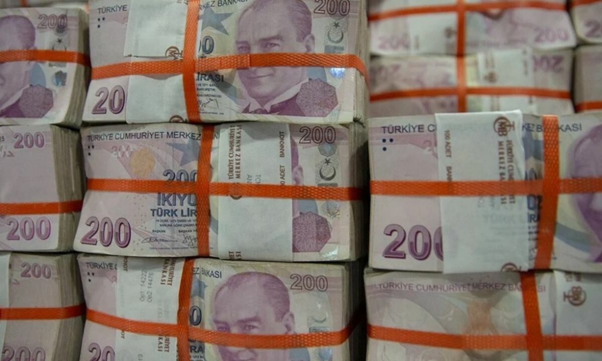 Banknot ihtiyacı artıyor! Daire satın almak için 200 liralık balya balya para gerekiyor!