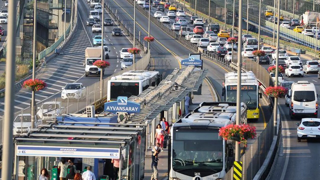 İstanbul&#039;da hafta sonu toplu taşıma ücretsiz olacak! İmamoğlu sosyal medyadan duyurdu