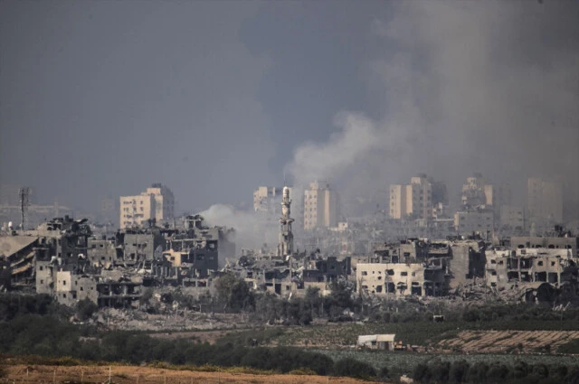 Anneler çocuklarının bacaklarına isimlerini yazıyor! The Guardian Gazze'deki insani krizi yazdı