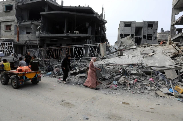 Anneler çocuklarının bacaklarına isimlerini yazıyor! The Guardian Gazze'deki insani krizi yazdı