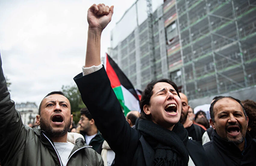 Paris'te on binler yasağa rağmen Filistin için ayakta! Saldırıları artık durdurun...