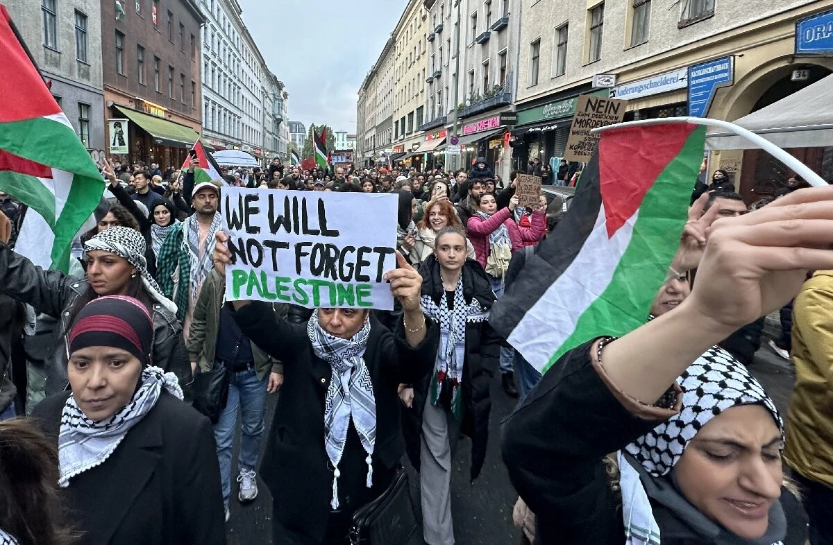 Avrupa'da on binler Filistin için sokağa döküldü: İsrail soykırıma son ver! Gazze'ye özgürlük
