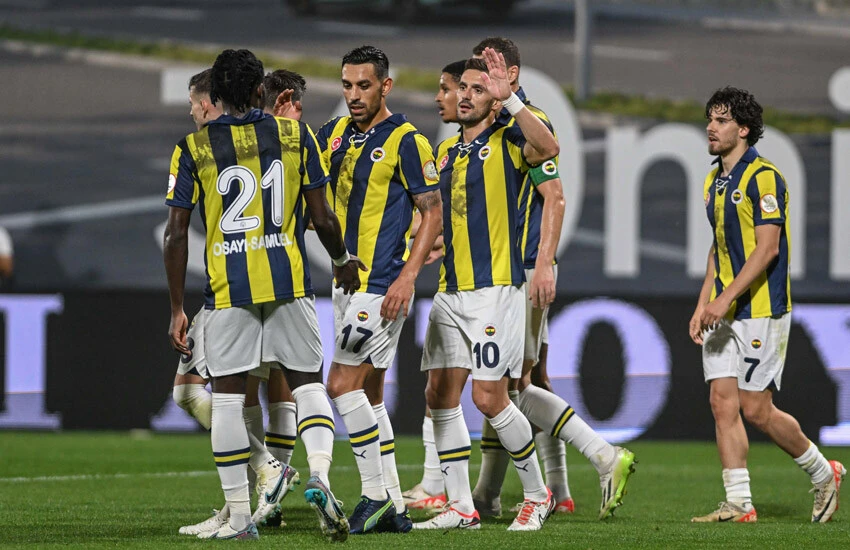Fenerbahçe, Süper Lig'e harika bir başlangıç yaparak liderliğini sürdürdü.