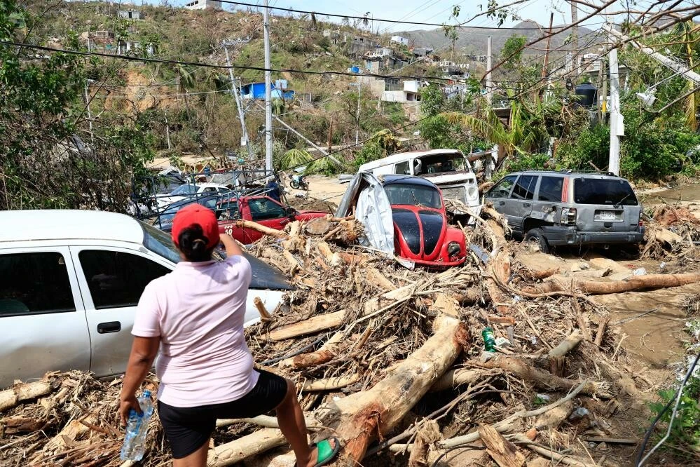 Otis Kasırgası bir ülkeyi yerle bir etti: Onlarca kişi öldü halen kayıplar var