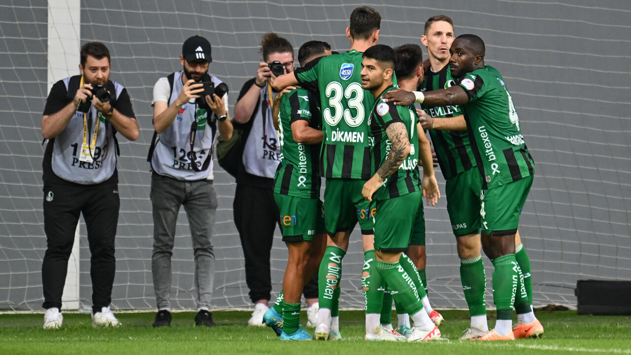 Sakaryaspor geriden gelip kazandı