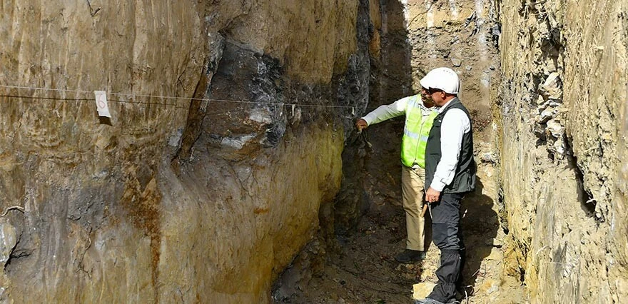 Tam 90 hendek kazıldı... 4 il için deprem araştırması! iki tane iz ortaya çıktı