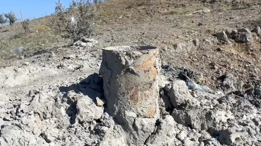 Petrol kokulu gaz! Su ararken bulup, poşete doldurdular