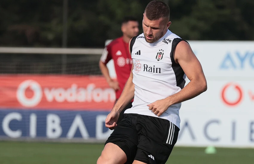 Beşiktaş'ta bir kriz daha! Burak Yılmaz yıldız futbolcuyu idmandan kovdu