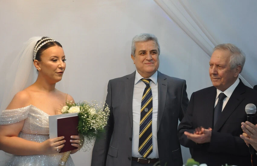 Aziz Yıldırım nikah masasında