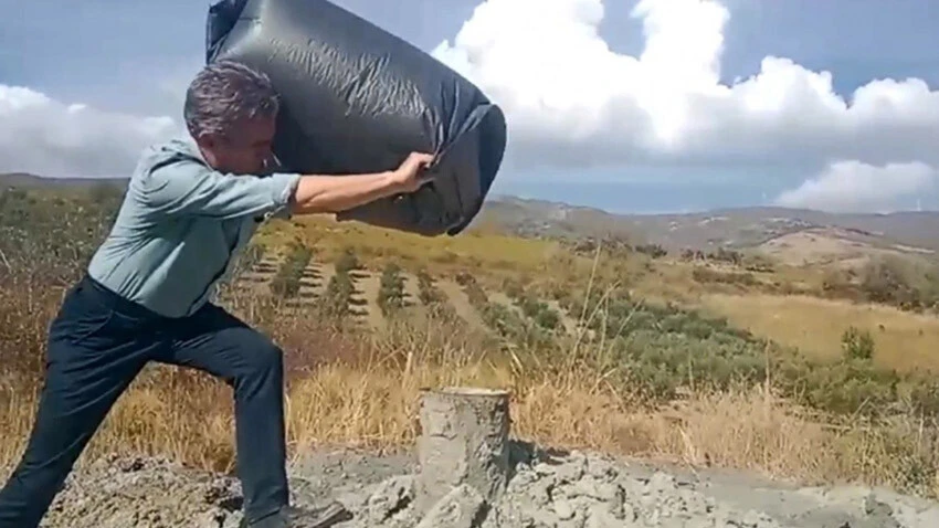 Su kuyusu sondajından çıkan gaz TPAO ekiplerince incelendi