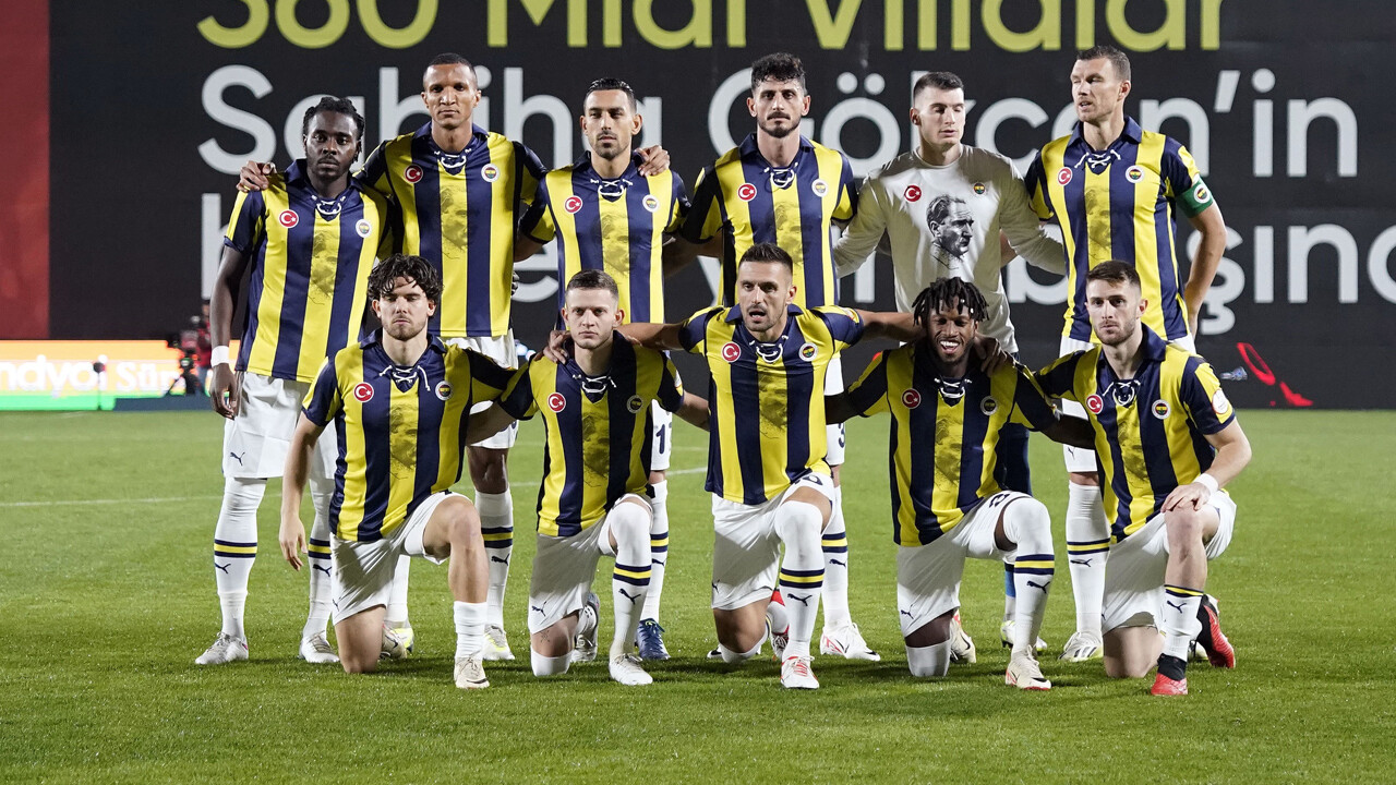 Fenerbahçe&#039;den sakatlık açıklaması! Yıldız futbolcu devreyi kapattı