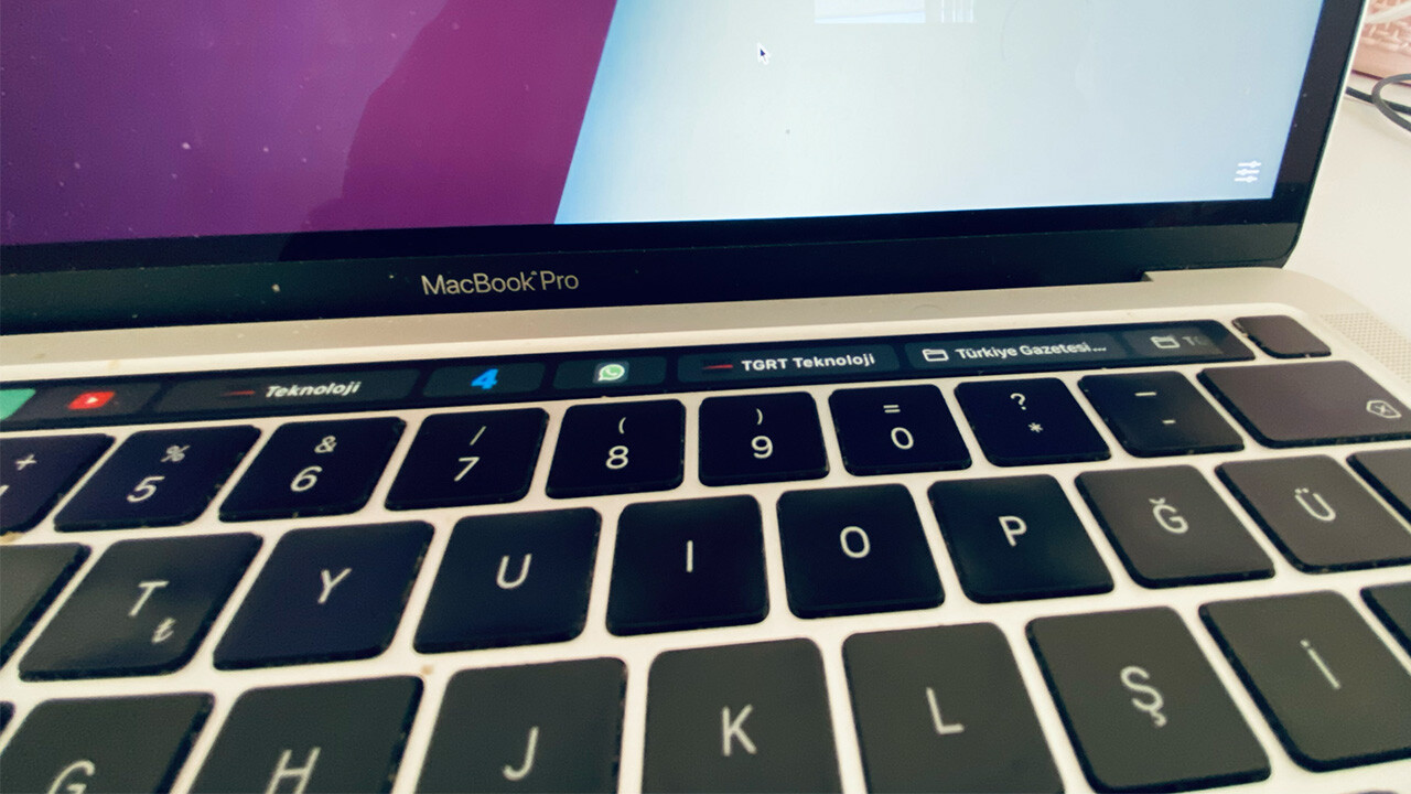 Apple 8 yıl öncesine geri döndü: MacBook Pro için &#039;Touch Bar&#039; devri kapandı