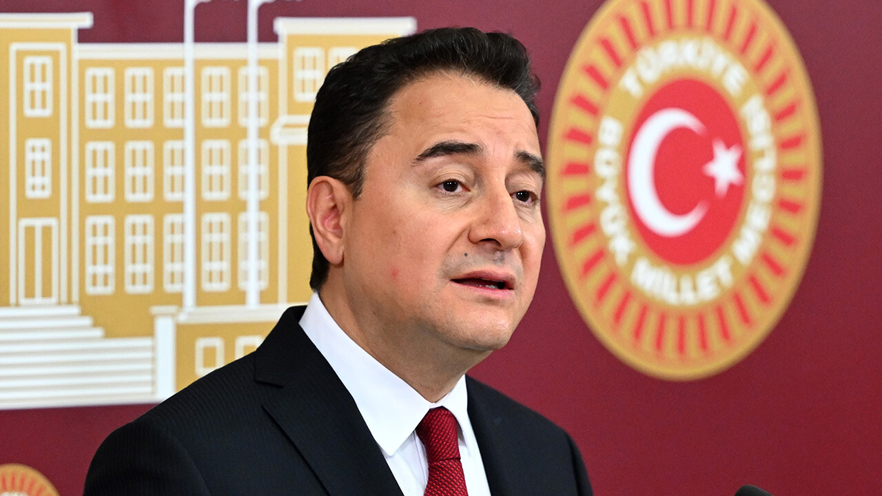 Ali Babacan: İsrail Gazze&#039;de etnik temizlik yapıyor