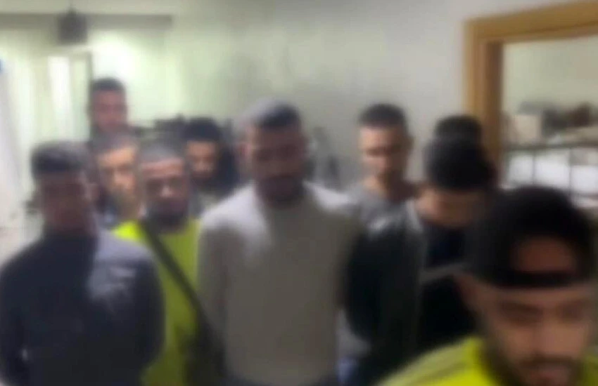 Esenyurt'da düzenlenen 'Kalkan' operasyonunda yüzlerce düzensiz göçmen yakalandı.