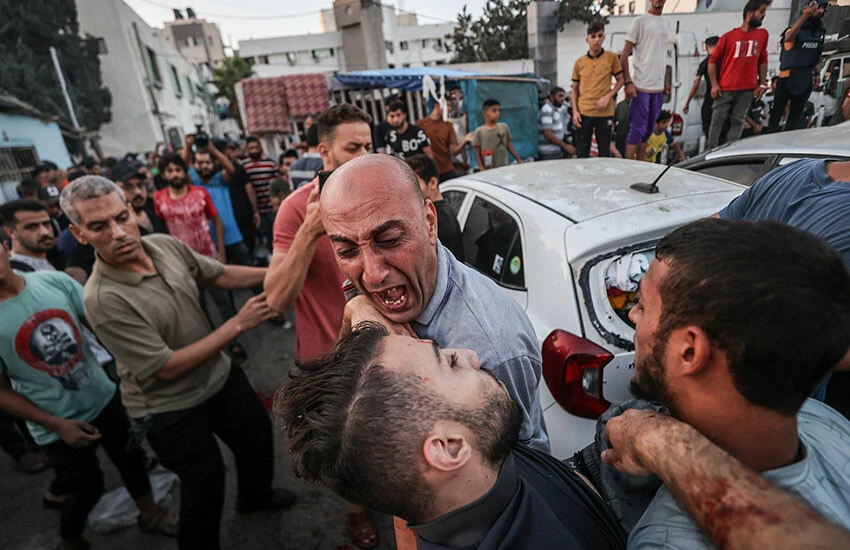 İsrail ordusunun ambulans konvoyuna düzenlediği hava saldırısında çok sayıda ölü ve yaralının olduğu bildirildi.