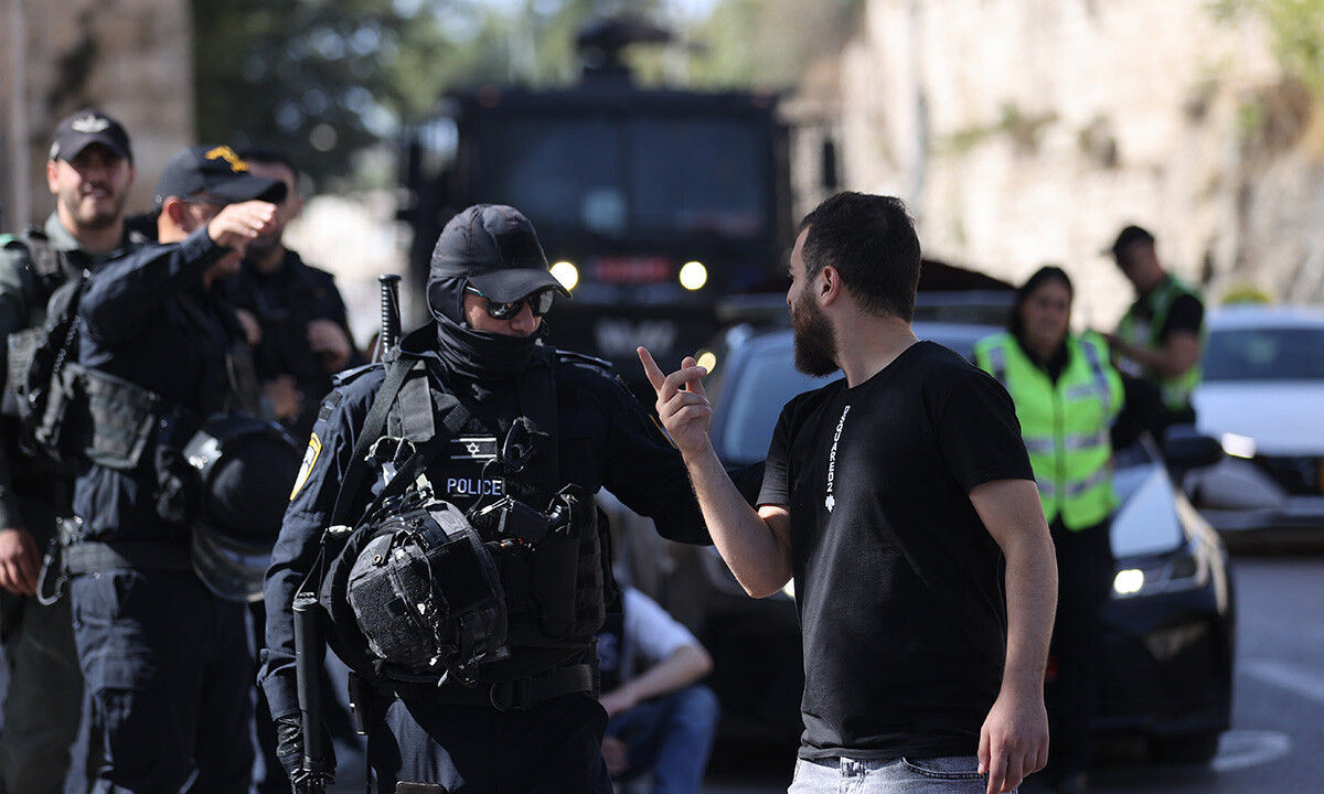 Saldırıların gölgesinde 4. Cuma! İsrail polisinden Mescid-i Aksa'ya girmek isteyenlere gazlı müdahale