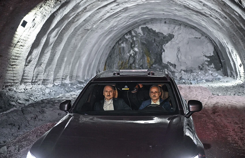 35 dakikalık yol 5 dakikaya inecek! Bakan Uraloğlu, Sarıyer-Kilyos Tüneli için tarih verdi